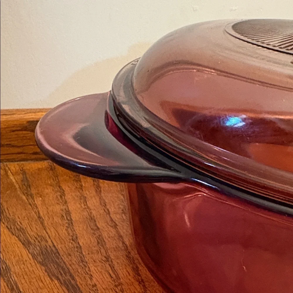 Vintage Pyrex / Corning Amethyst Purple Glass Casserole Bowl w/ Lid #1148 MCM